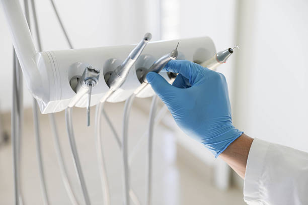 Professional Tooth Extraction technician working in San Leon, TX